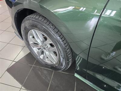 2024 Toyota Sienna XLE 8-Passenger 4DR MINI-VAN   - Photo 42 - Hamilton, OH 45015