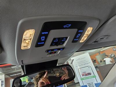 2024 Toyota Sienna XLE 8-Passenger 4DR MINI-VAN   - Photo 32 - Hamilton, OH 45015