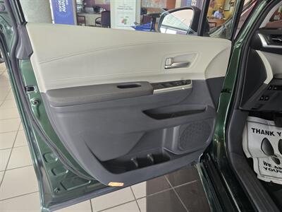 2024 Toyota Sienna XLE 8-Passenger 4DR MINI-VAN   - Photo 7 - Hamilton, OH 45015