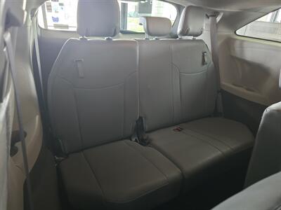 2024 Toyota Sienna XLE 8-Passenger 4DR MINI-VAN   - Photo 16 - Hamilton, OH 45015