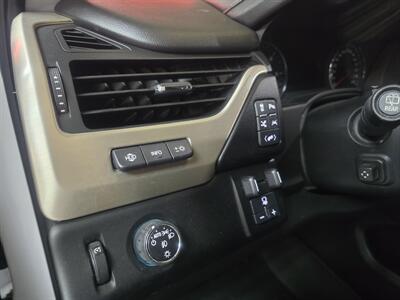 2017 GMC Yukon XL Denali 4DR SUV AWD/V8   - Photo 24 - Hamilton, OH 45015