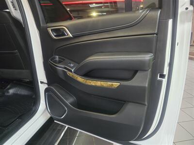 2017 GMC Yukon XL Denali 4DR SUV AWD/V8   - Photo 17 - Hamilton, OH 45015