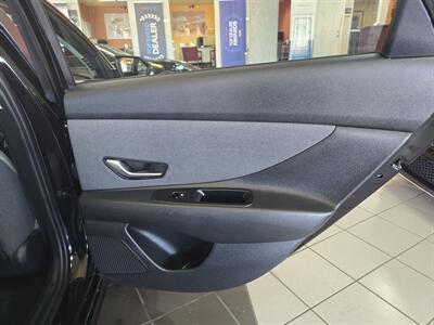 2024 Hyundai Elantra Limited 4DR SEDAN   - Photo 15 - Hamilton, OH 45015