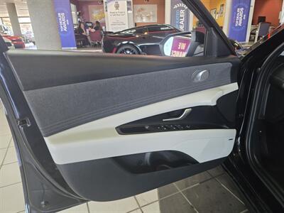 2024 Hyundai Elantra Limited 4DR SEDAN   - Photo 8 - Hamilton, OH 45015
