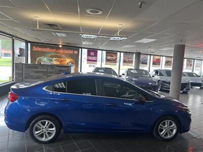 2018 Chevrolet Cruze LT Auto 4DR SEDAN   - Photo 5 - Hamilton, OH 45015