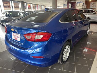 2018 Chevrolet Cruze LT Auto 4DR SEDAN   - Photo 6 - Hamilton, OH 45015