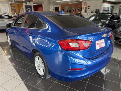 2018 Chevrolet Cruze LT Auto 4DR SEDAN   - Photo 8 - Hamilton, OH 45015