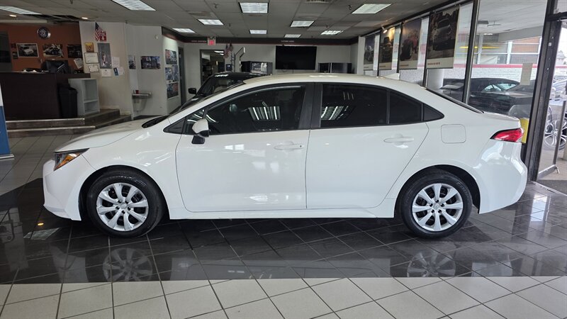 2022 Toyota Corolla LE 4DR SEDAN - Photo 2 - Hamilton, OH 45015