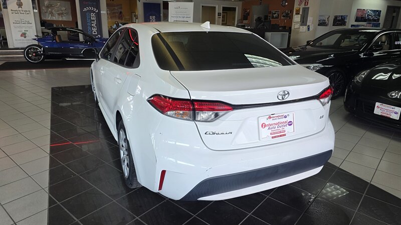 2022 Toyota Corolla LE 4DR SEDAN - Photo 5 - Hamilton, OH 45015