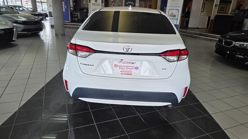 2022 Toyota Corolla LE 4DR SEDAN - Photo 4 - Hamilton, OH 45015
