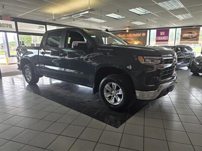 2025 Chevrolet Silverado 1500 LT-CREW CAB-4X4/w1LT   - Photo 3 - Hamilton, OH 45015