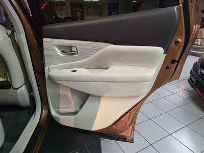 2017 Nissan Murano Platinum 4DR SUV AWD   - Photo 13 - Hamilton, OH 45015