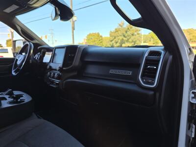 2024 RAM 3500 Big Horn   - Photo 12 - Hamilton, OH 45015
