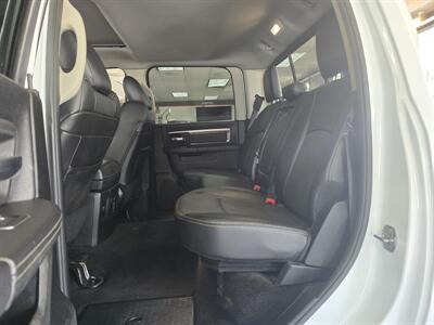 2017 RAM 1500 Night 4DR CREW CAB 4X4   - Photo 12 - Hamilton, OH 45015