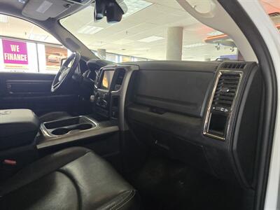 2017 RAM 1500 Night 4DR CREW CAB 4X4   - Photo 15 - Hamilton, OH 45015