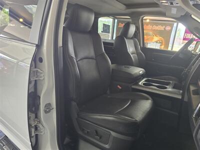2017 RAM 1500 Night 4DR CREW CAB 4X4   - Photo 16 - Hamilton, OH 45015