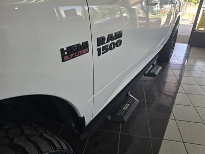 2017 RAM 1500 Night 4DR CREW CAB 4X4   - Photo 27 - Hamilton, OH 45015