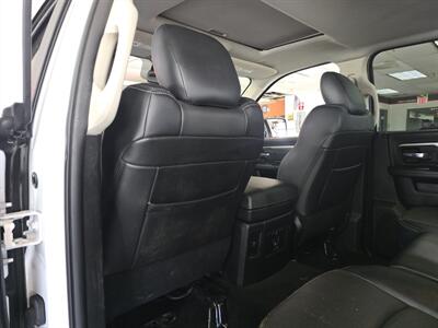 2017 RAM 1500 Night 4DR CREW CAB 4X4   - Photo 13 - Hamilton, OH 45015
