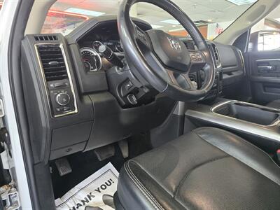 2017 RAM 1500 Night 4DR CREW CAB 4X4   - Photo 8 - Hamilton, OH 45015