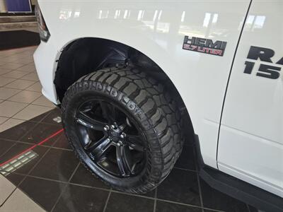 2017 RAM 1500 Night 4DR CREW CAB 4X4   - Photo 30 - Hamilton, OH 45015