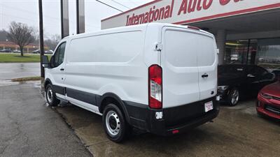 2022 Ford Transit 150 3DR SWB LOW ROOF CARGO VAN - Photo 8 - Hamilton, OH 45015