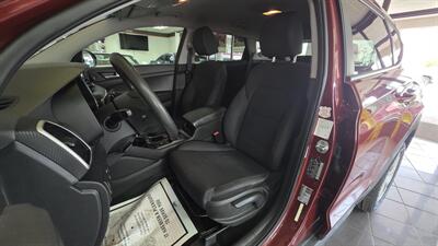 2020 Hyundai Tucson SE   - Photo 10 - Hamilton, OH 45015