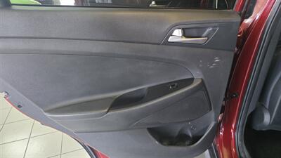 2020 Hyundai Tucson SE   - Photo 19 - Hamilton, OH 45015