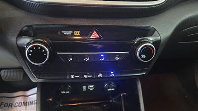 2020 Hyundai Tucson SE   - Photo 16 - Hamilton, OH 45015