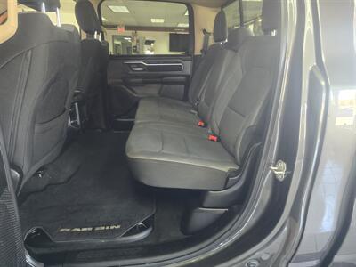 2019 RAM 1500 Big Horn/CREW CAB/4X4   - Photo 11 - Hamilton, OH 45015