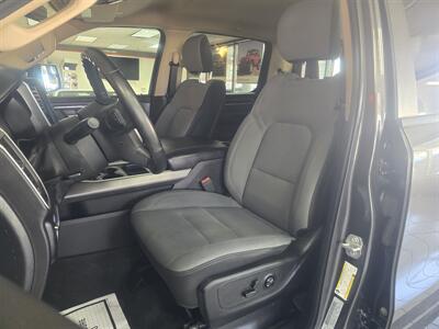 2019 RAM 1500 Big Horn/CREW CAB/4X4   - Photo 9 - Hamilton, OH 45015