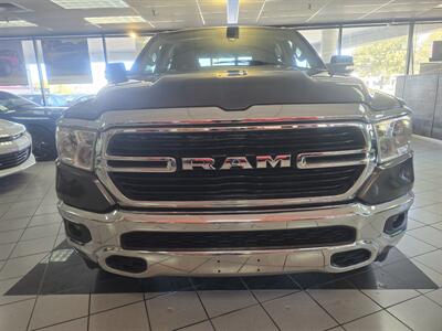 2019 RAM 1500 Big Horn/CREW CAB/4X4   - Photo 2 - Hamilton, OH 45015