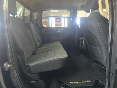 2019 RAM 1500 Big Horn/CREW CAB/4X4   - Photo 16 - Hamilton, OH 45015