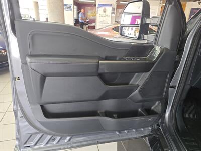 2023 Ford F-150 XLT SUPER CREW 4X4/FX4   - Photo 6 - Hamilton, OH 45015