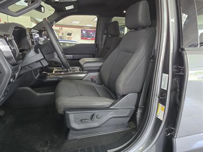 2023 Ford F-150 XLT SUPER CREW 4X4/FX4   - Photo 8 - Hamilton, OH 45015