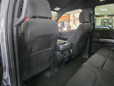 2023 Ford F-150 XLT SUPER CREW 4X4/FX4   - Photo 12 - Hamilton, OH 45015