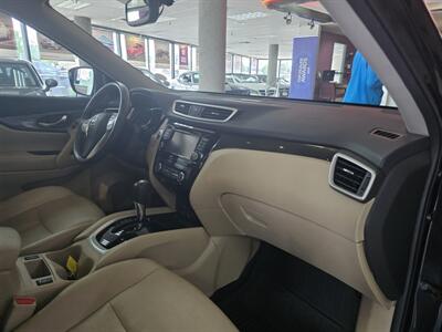 2016 Nissan Rogue SL 4DR CROSSOVER AWD   - Photo 13 - Hamilton, OH 45015