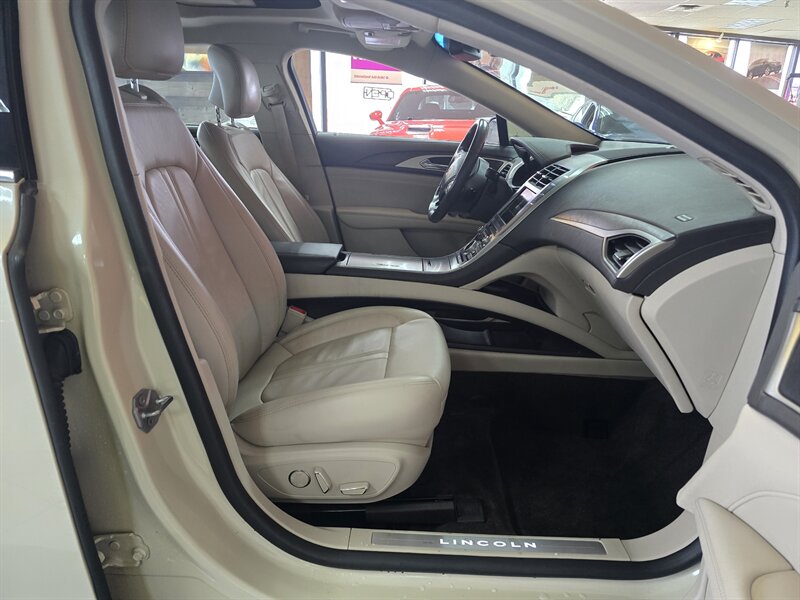 2018 Lincoln MKZ/Zephyr Select - Photo 15 - Hamilton, OH 45015