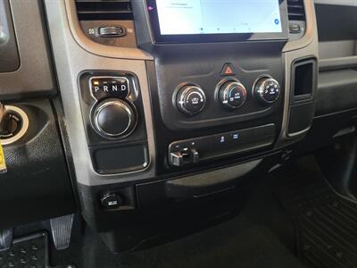 2014 RAM 1500 Express   - Photo 18 - Hamilton, OH 45015
