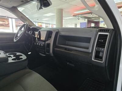 2014 RAM 1500 Express   - Photo 11 - Hamilton, OH 45015