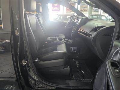 2017 Dodge Grand Caravan SXT MINI-VAN V6   - Photo 14 - Hamilton, OH 45015