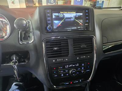 2017 Dodge Grand Caravan SXT MINI-VAN V6   - Photo 23 - Hamilton, OH 45015