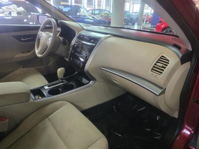2015 Nissan Altima 2.5 S 4DR SEDAN   - Photo 13 - Hamilton, OH 45015