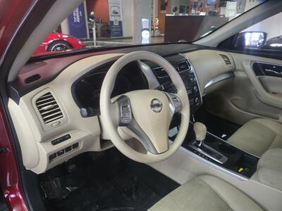 2015 Nissan Altima 2.5 S 4DR SEDAN   - Photo 8 - Hamilton, OH 45015