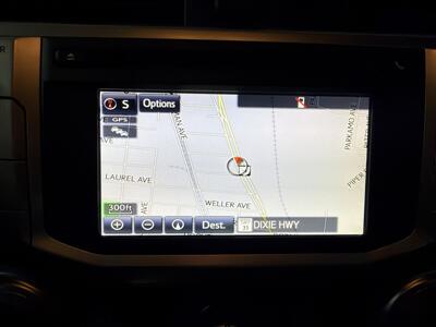 2017 Toyota 4Runner SR5 4DR SUV   - Photo 16 - Hamilton, OH 45015