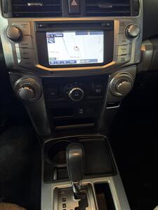 2017 Toyota 4Runner SR5 4DR SUV   - Photo 18 - Hamilton, OH 45015