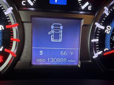 2017 Toyota 4Runner SR5 4DR SUV   - Photo 13 - Hamilton, OH 45015