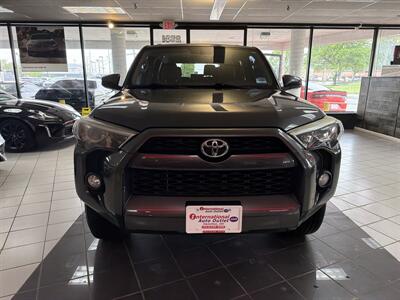 2017 Toyota 4Runner SR5 4DR SUV   - Photo 3 - Hamilton, OH 45015