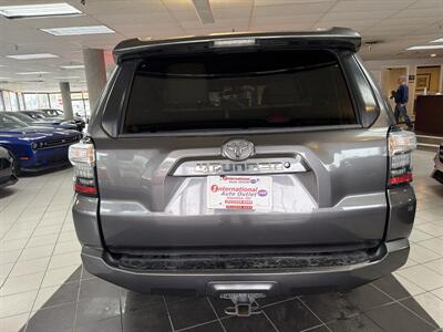 2017 Toyota 4Runner SR5 4DR SUV   - Photo 7 - Hamilton, OH 45015