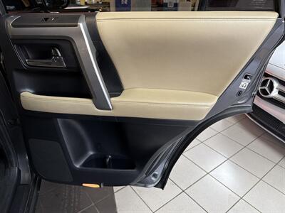 2017 Toyota 4Runner SR5 4DR SUV   - Photo 25 - Hamilton, OH 45015