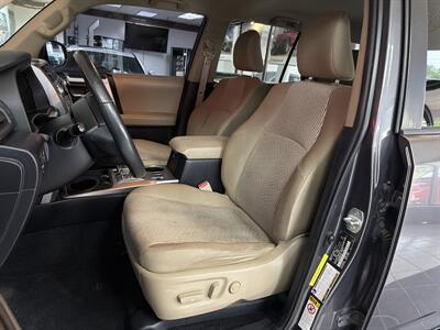 2017 Toyota 4Runner SR5 4DR SUV   - Photo 10 - Hamilton, OH 45015